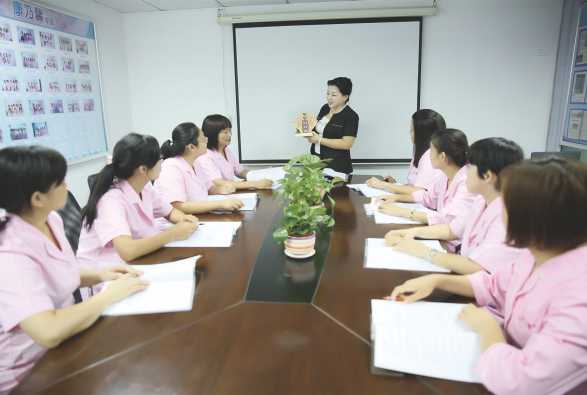 育婴师职业培训：培养专业育婴人才的关键